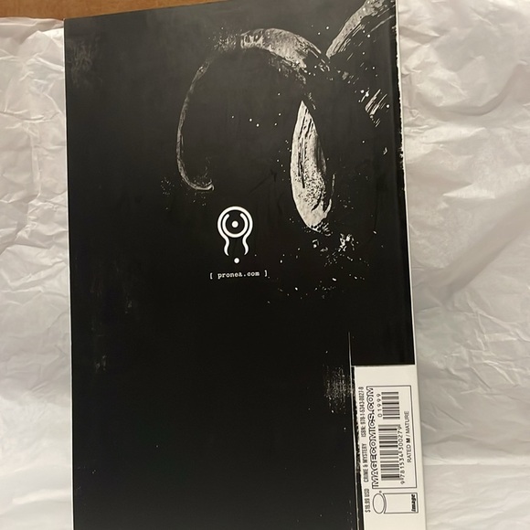 Lot of 2 Comic Book Graphic Novel The Black Monday Murders  Fantasy Heartbreaker - Picture 6 of 8